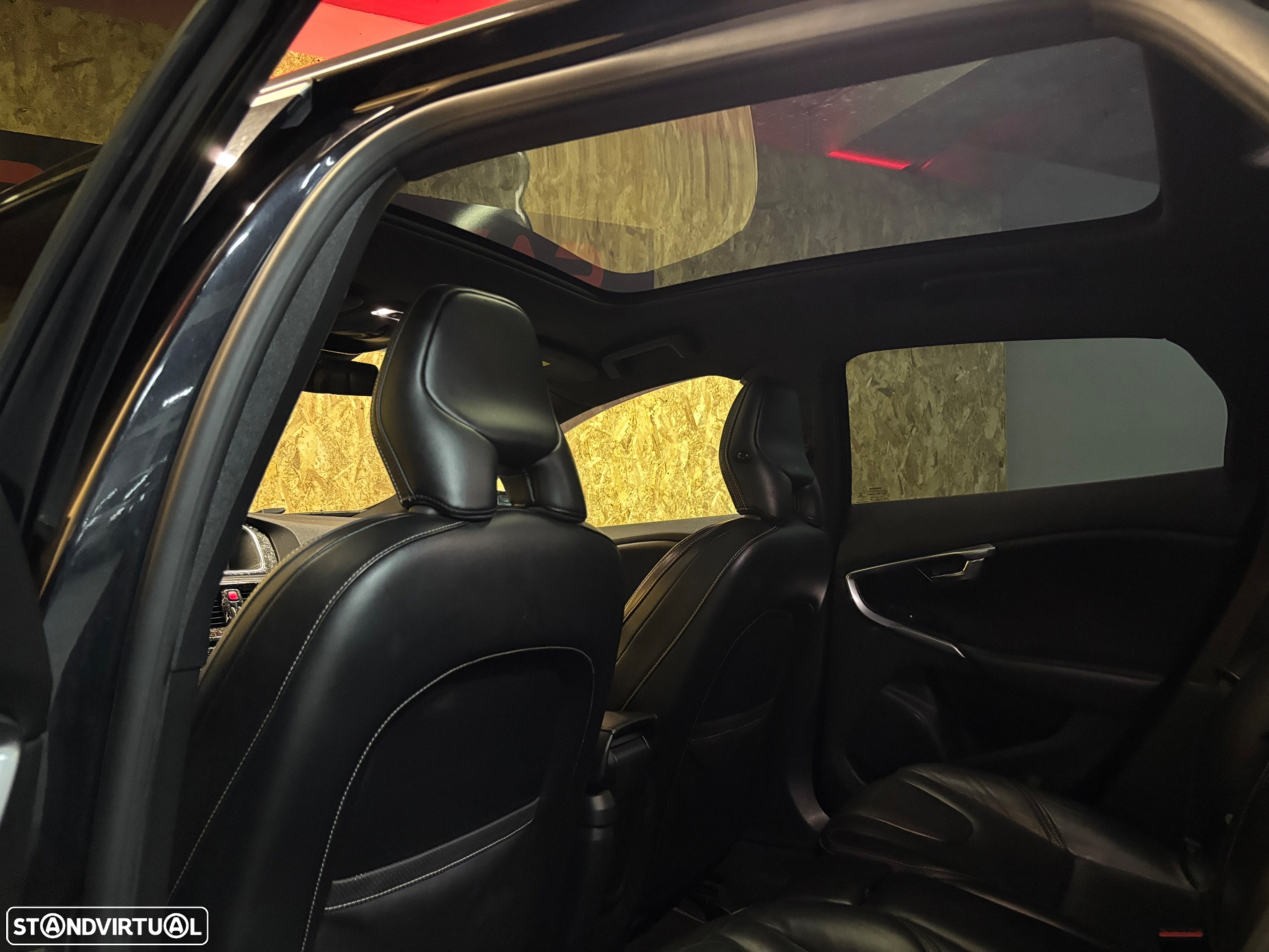 Volvo V40 1.6 D2 R-Design - 10