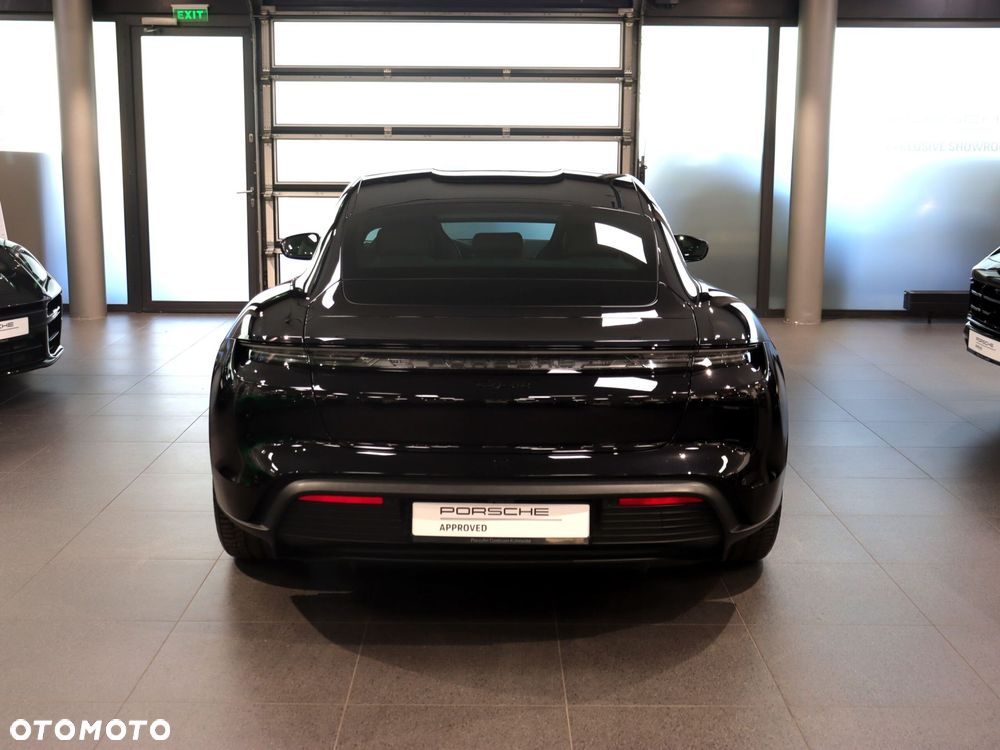 Porsche Taycan - 4