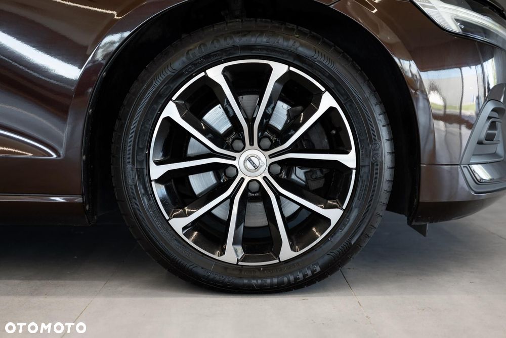 Volvo V60 B4 D Momentum Pro - 37