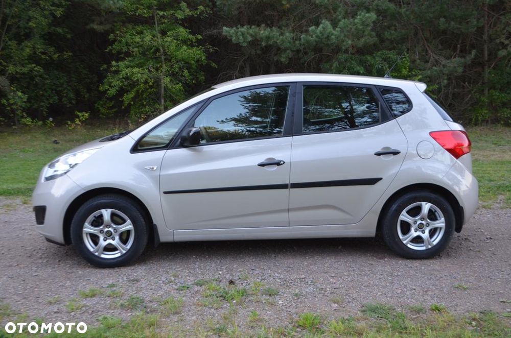 Kia Venga - 8
