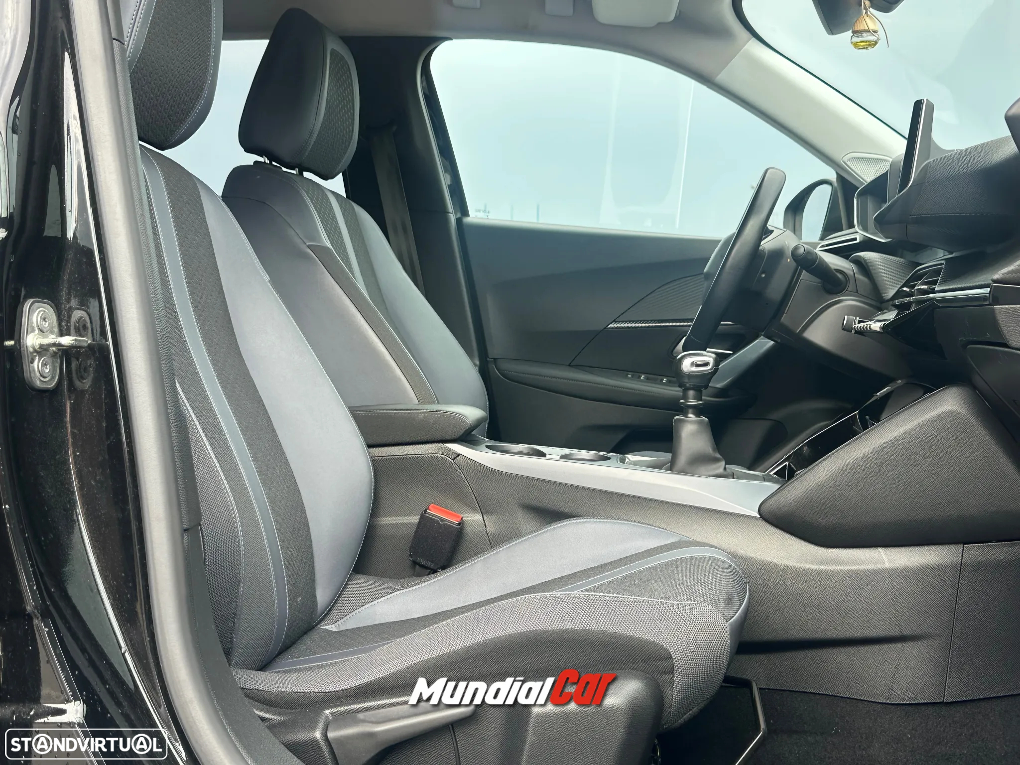 Peugeot 2008 1.5 BlueHDi Allure Pack - 8