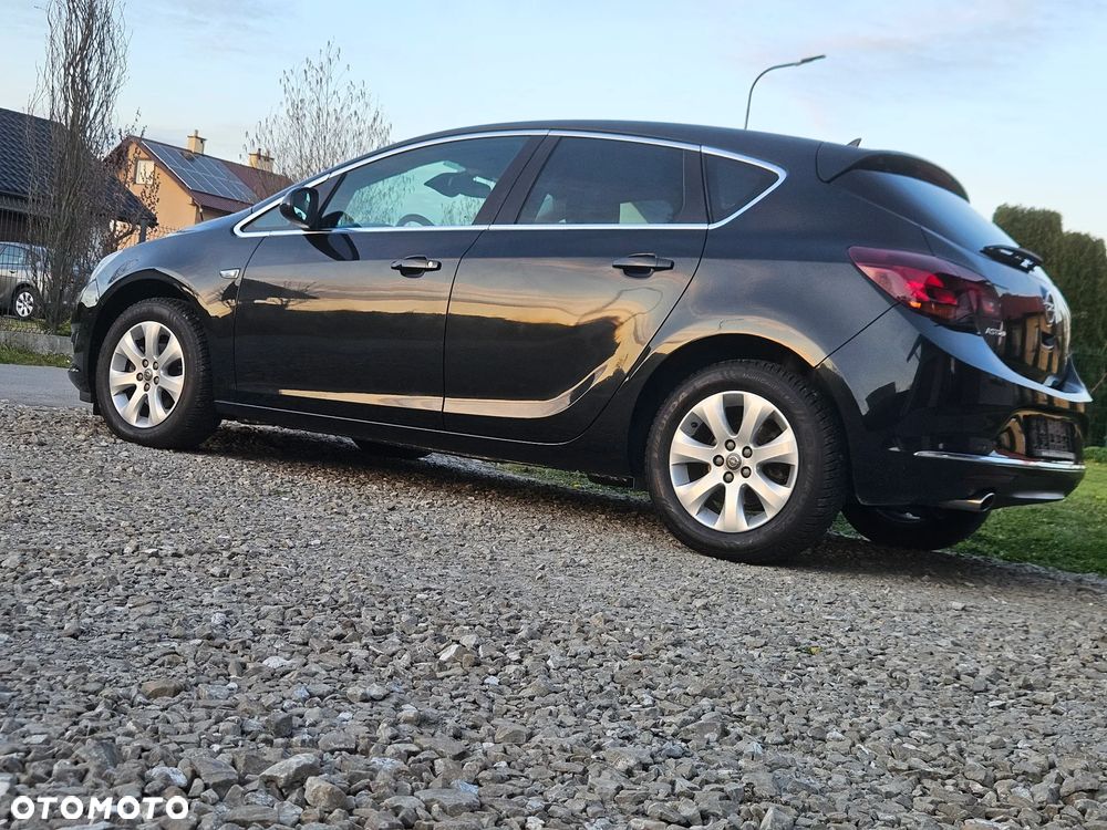 Opel Astra 1.4 T Essentia - 1