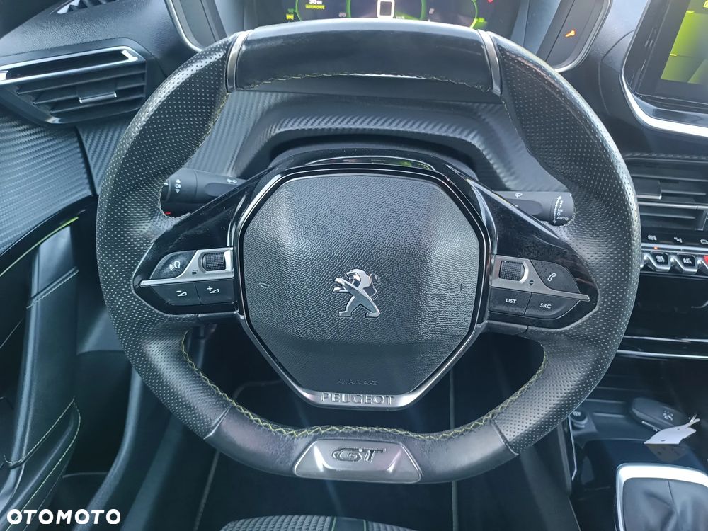 Peugeot 208 - 16