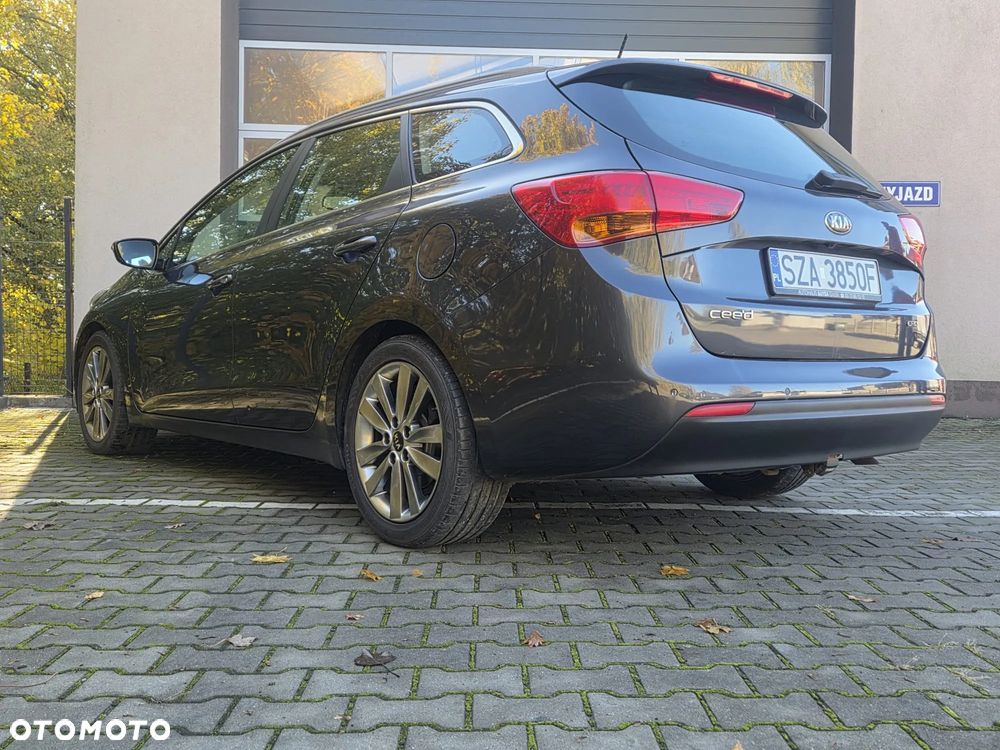Kia Ceed 2012 photo 3