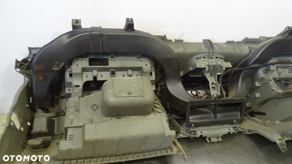 DESKA ROZDZIELCZA RENAULT TRAFIC II 1.9DCI - 3