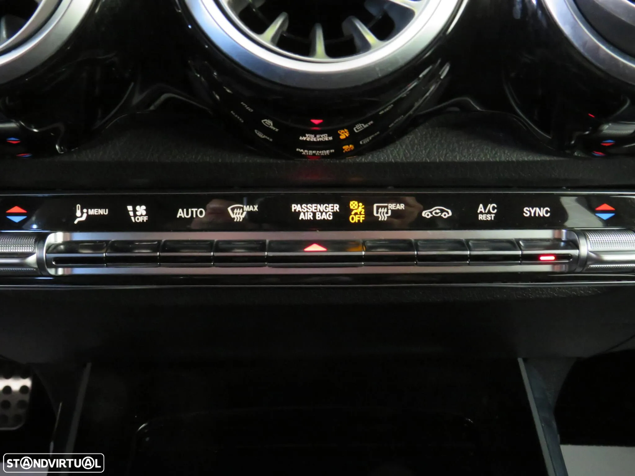 Mercedes-Benz GLB 200 d AMG Line - 44