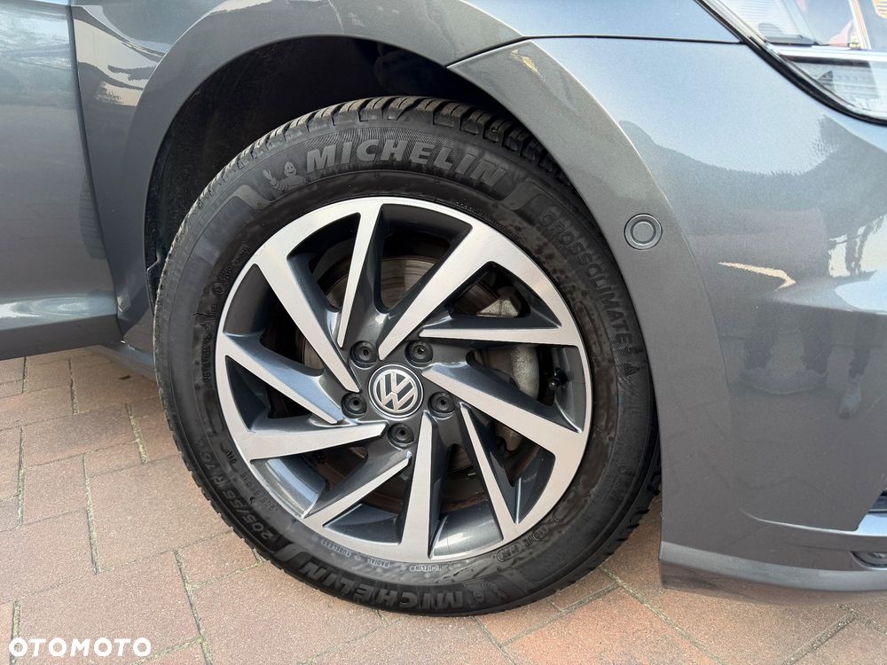 Volkswagen Golf 1.6 TDI DSG Sound - 37