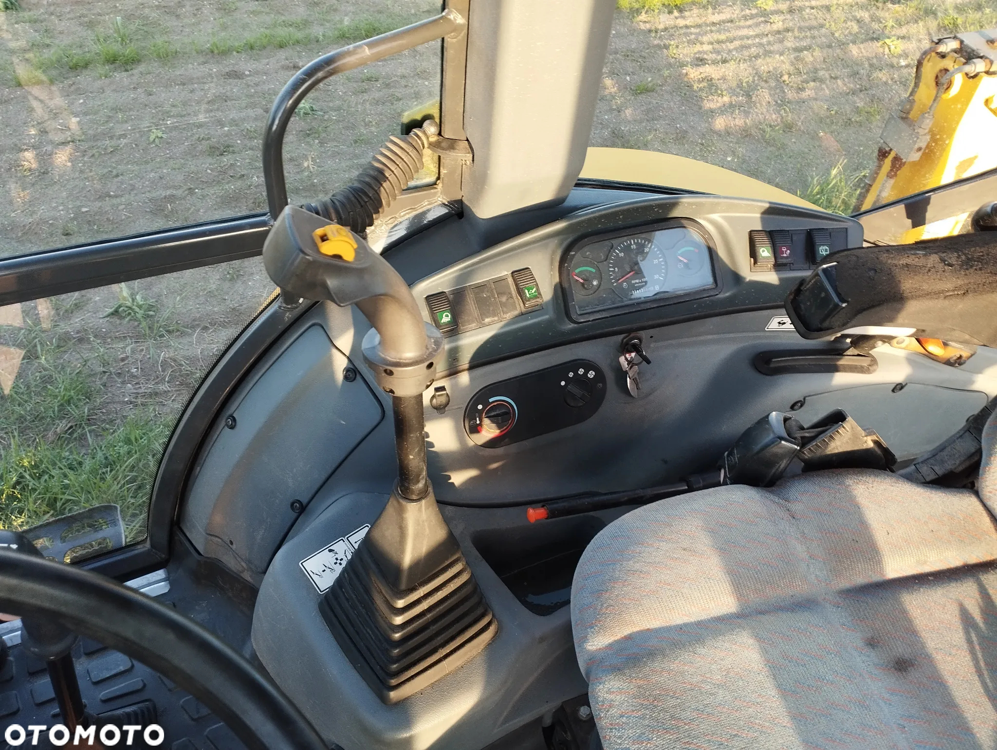 New Holland LB110B - 7
