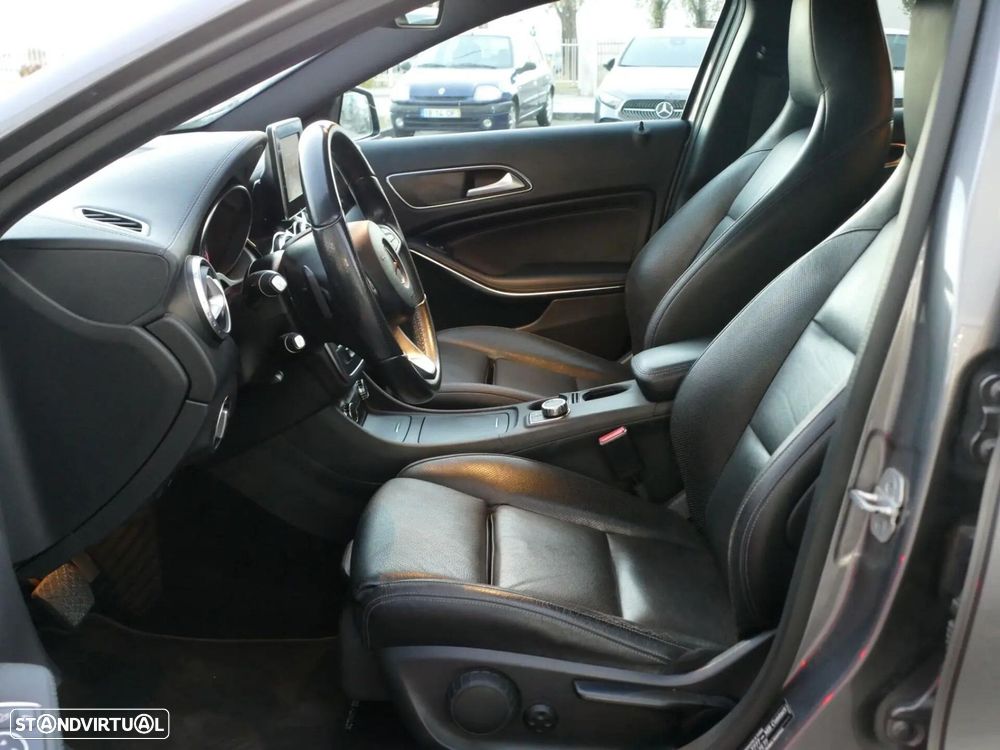 Mercedes-Benz GLA 220 d Urban - 28