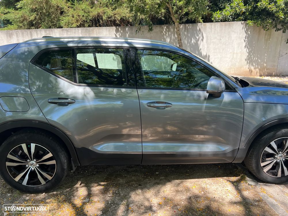 Volvo XC 40 2.0 D3 Momentum Geartronic - 3