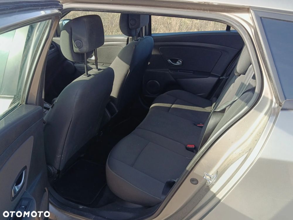 Renault Megane 1.6 16V Exception - 10