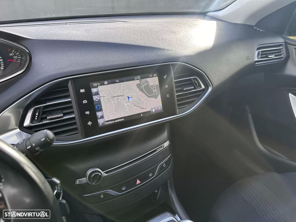 Peugeot 308 SW 1.2 PureTech Style - 35