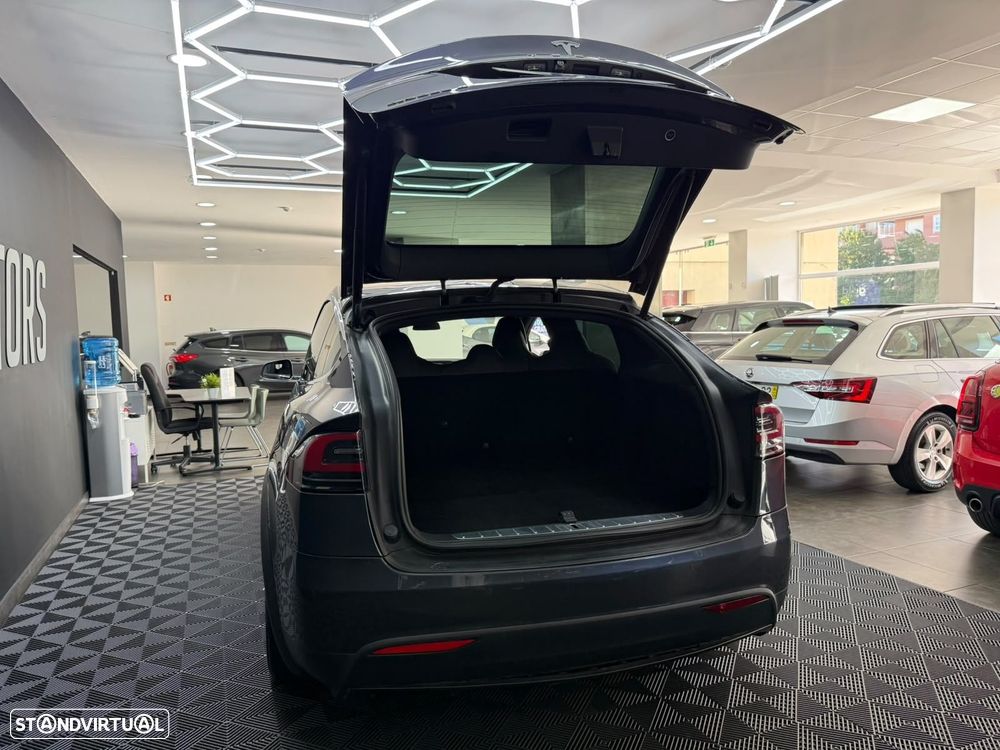 Tesla Model X 100D - 8