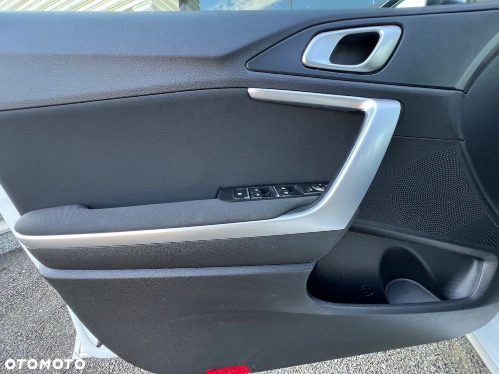 Kia Ceed 1.4 T-GDI L Business Line - 12