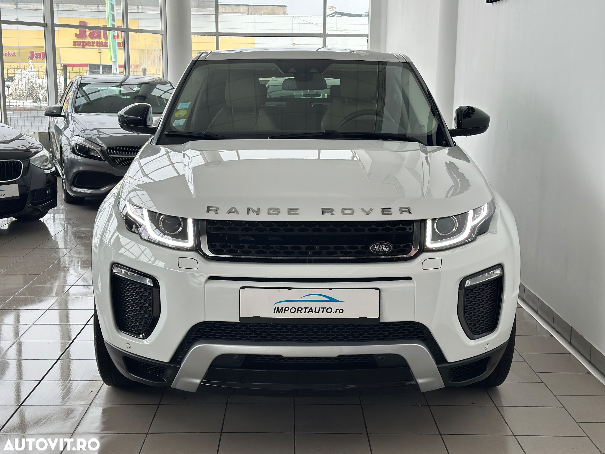 Land Rover Range Rover Evoque 2.0 D150 R-Dynamic - 2