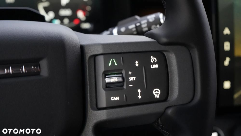 Land Rover Defender 3.0 D350 mHEV X-Dynamic HSE - 18