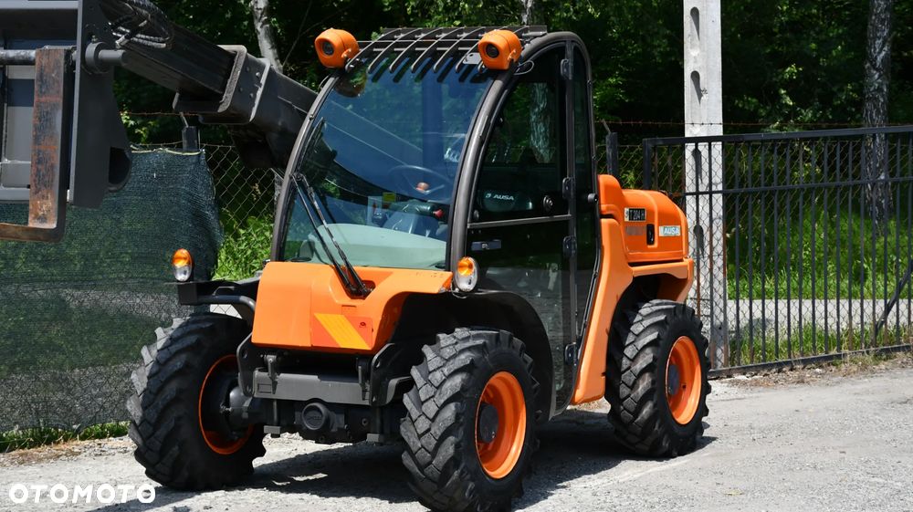 Ausa T 240H - 18