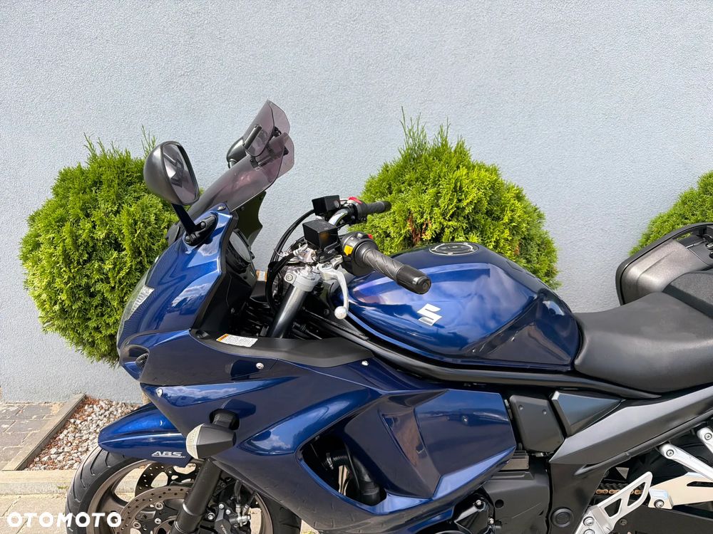 Suzuki GSX - 37
