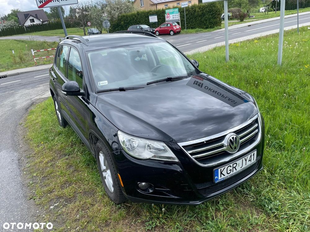 Volkswagen Tiguan - 1