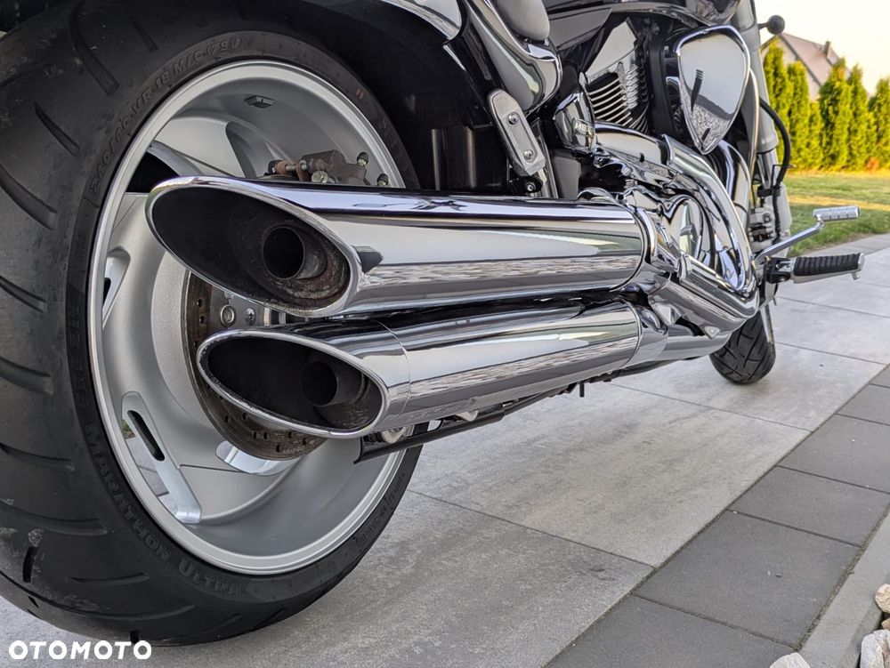 Suzuki Boulevard - 19