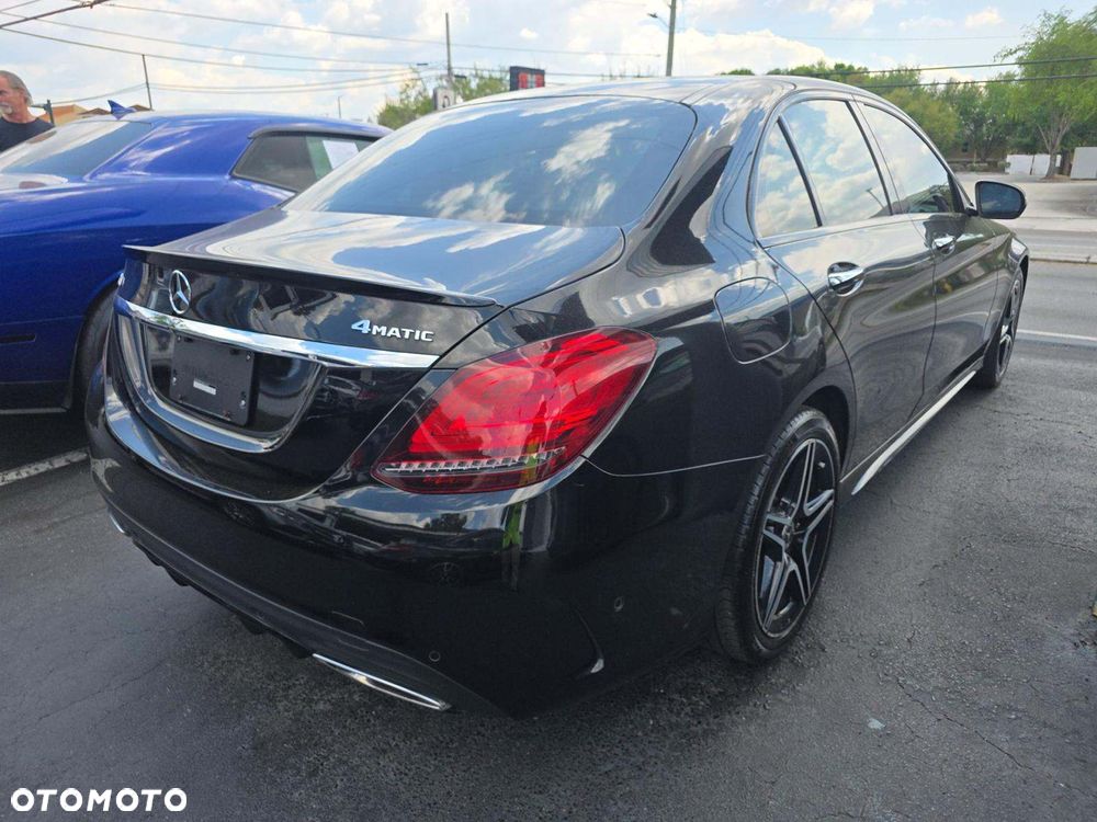 Mercedes-Benz Klasa C 300 9G-TRONIC AMG Line - 4