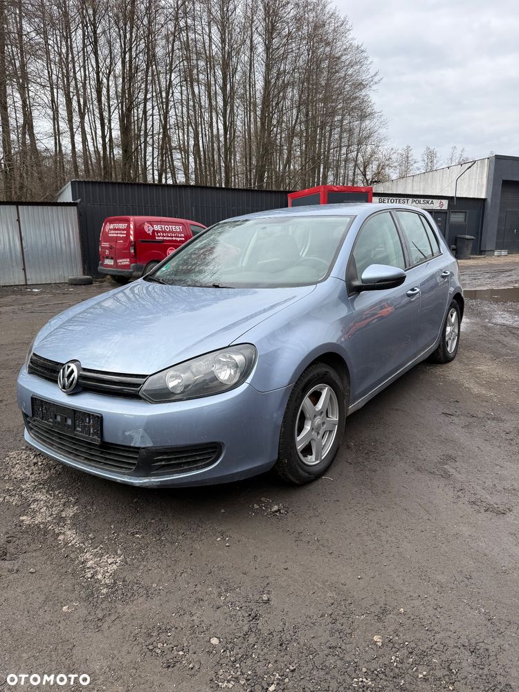 Volkswagen Golf - 1