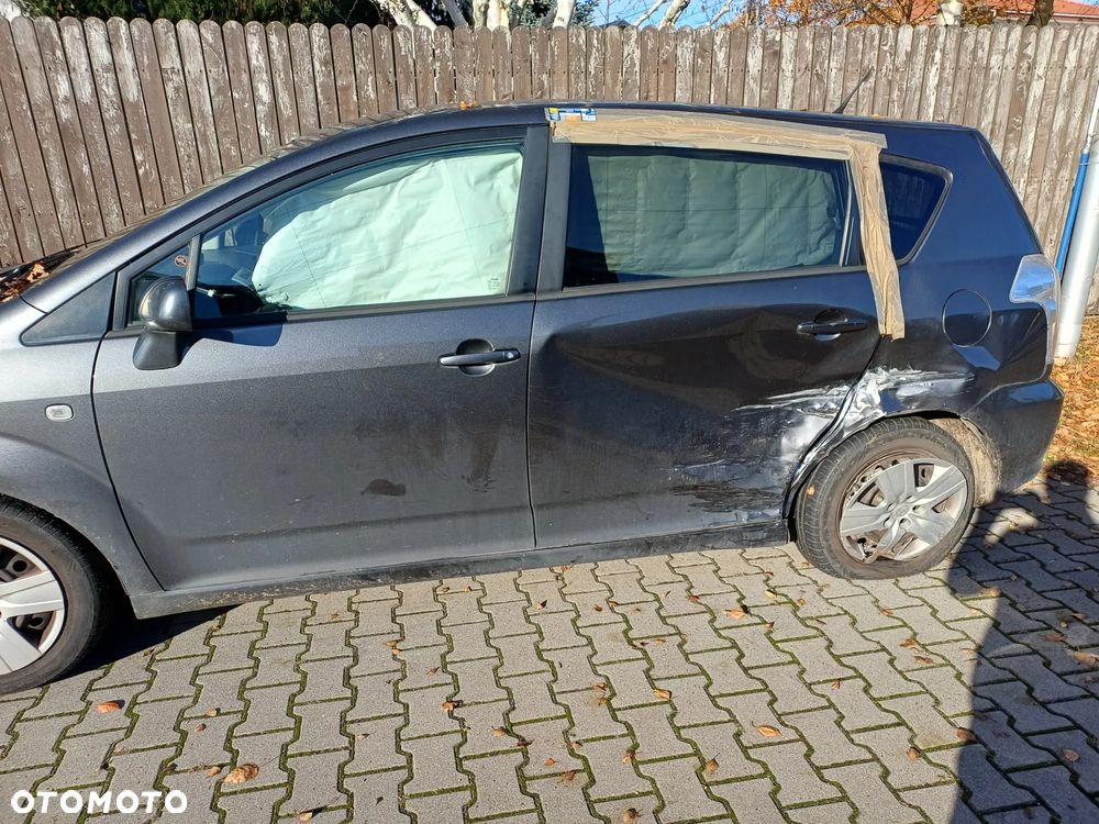 Toyota Corolla Verso - 6