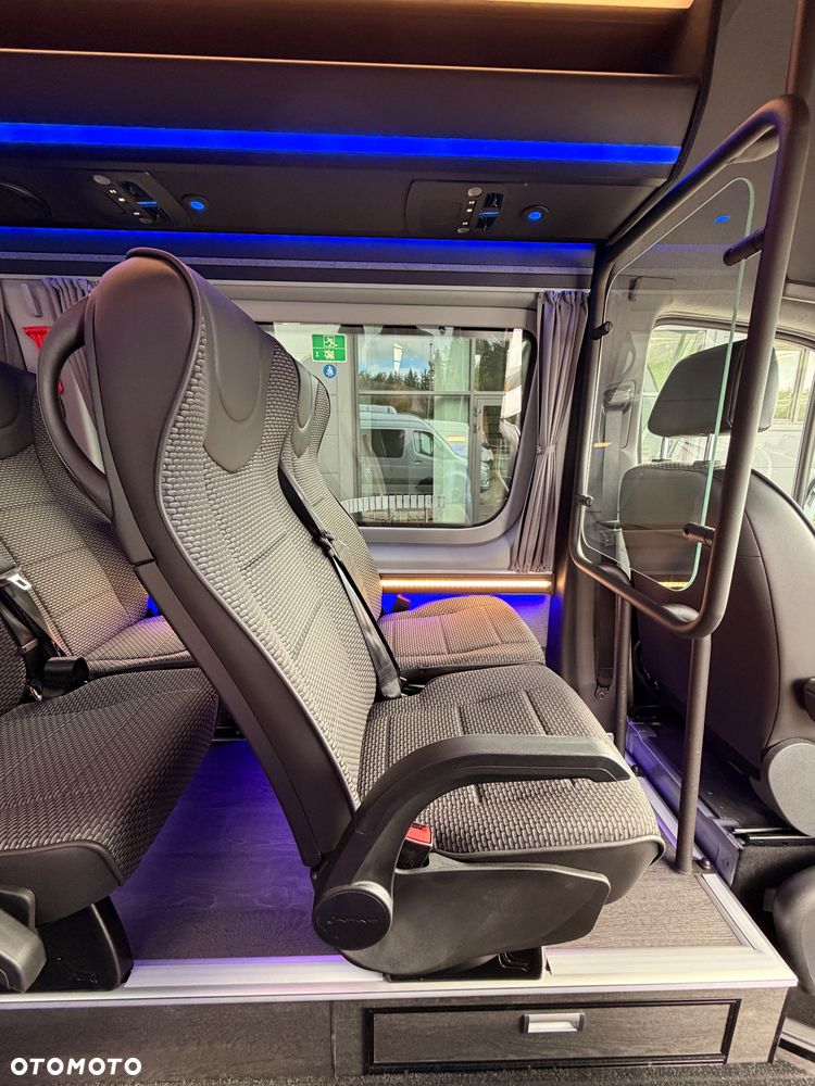 Mercedes-Benz Sprinter 519 - 25