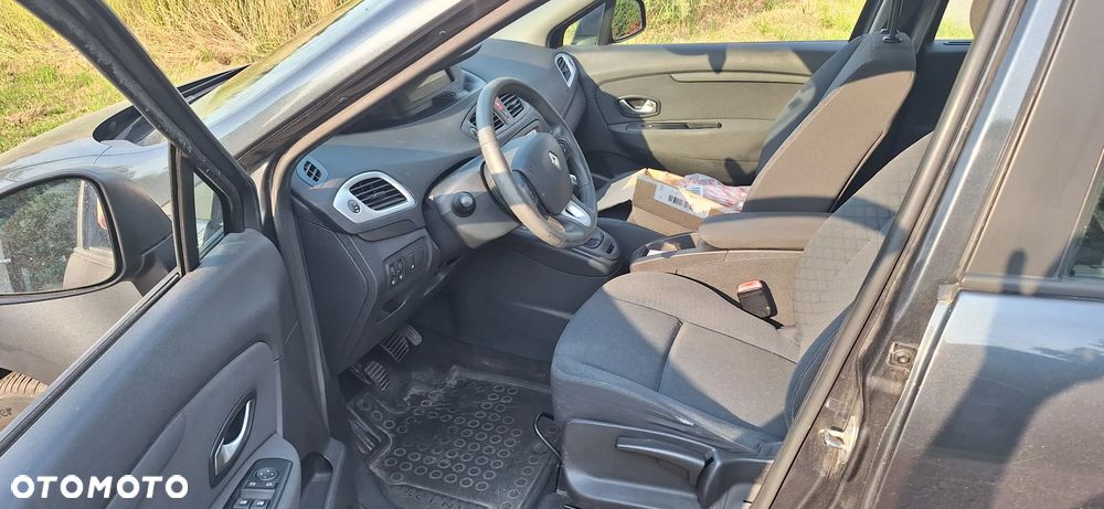 Renault Scenic 1.9 dCi Privilege - 5
