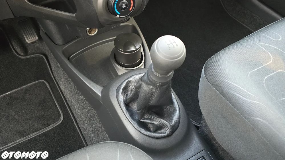Toyota Yaris - 21