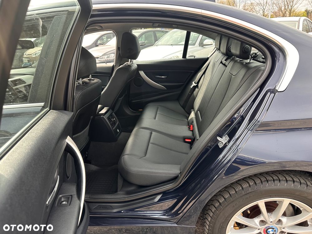 BMW Seria 3 318d Blue Performance Sport Line - 7