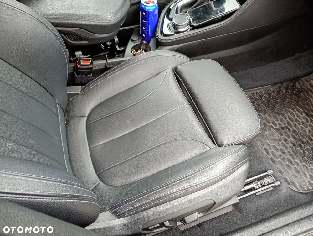 BMW Seria 2 220d xDrive - 12