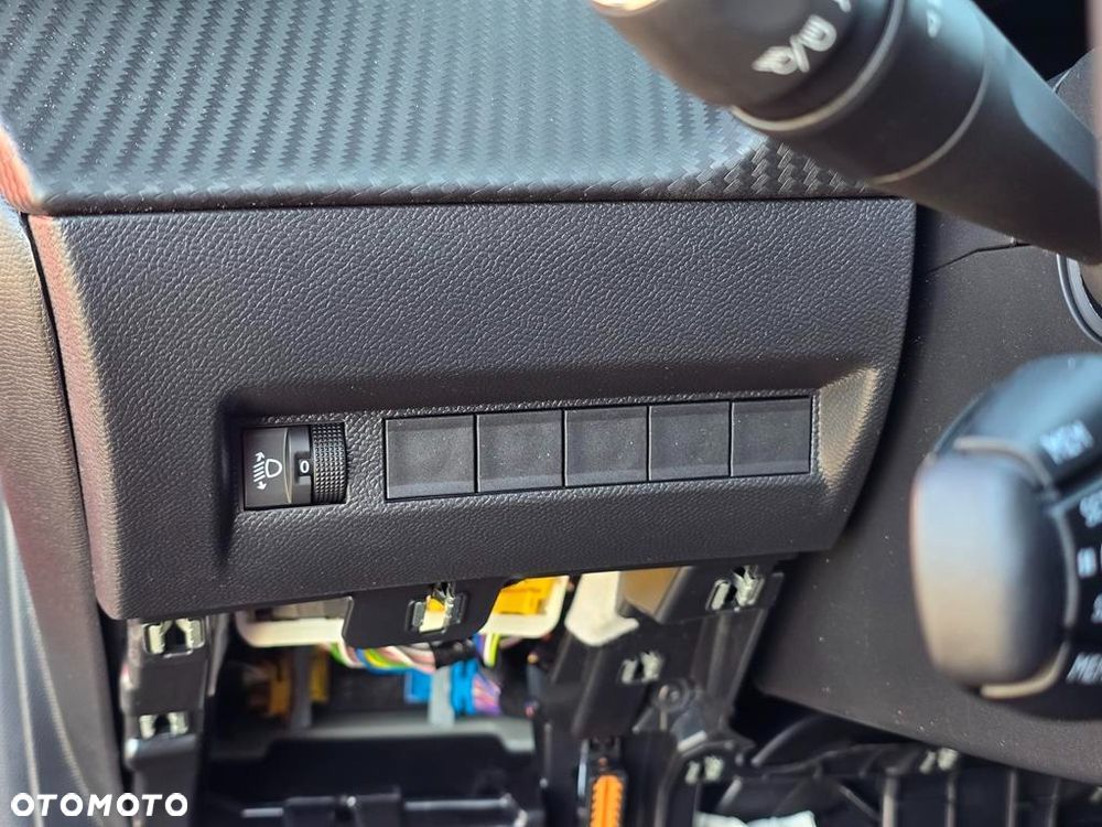 Peugeot 208 1.2 mHEV Allure - 13