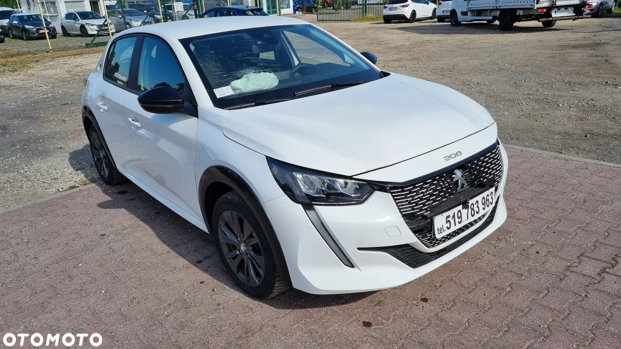 Peugeot 208 - 9