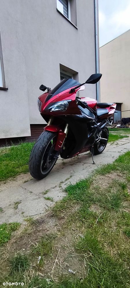 Yamaha R1 - 3