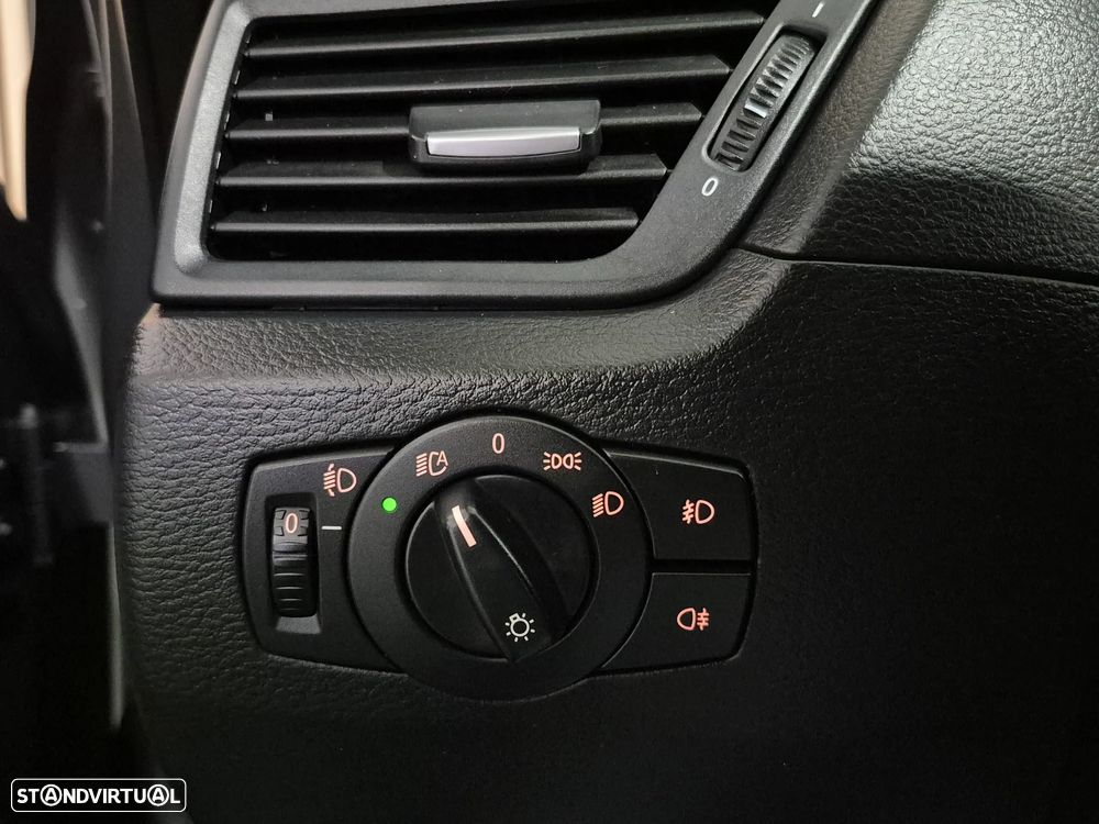 BMW X1 18 d sDrive - 25