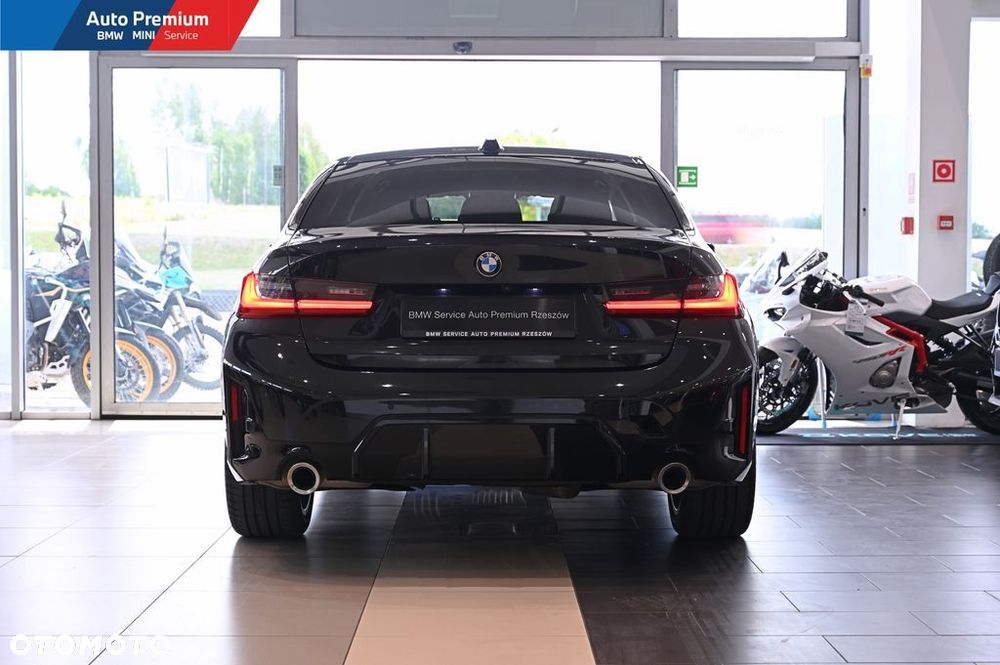 BMW Seria 3 320d xDrive mHEV - 19