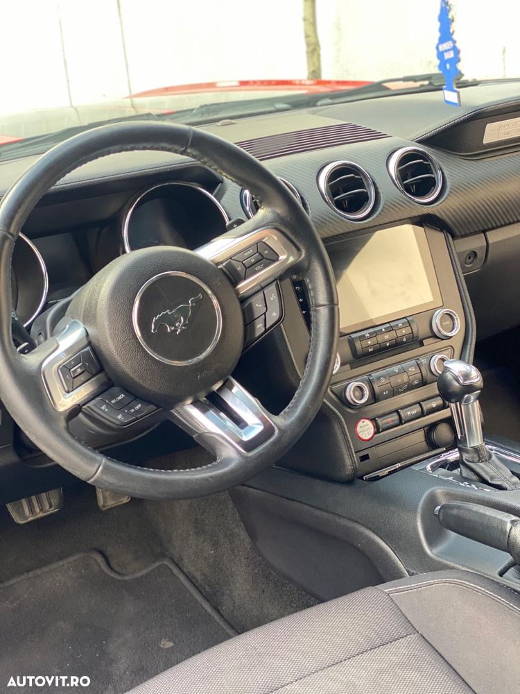 Ford Mustang - 6