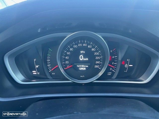 Volvo V40 2.0 D3 Momentum - 11