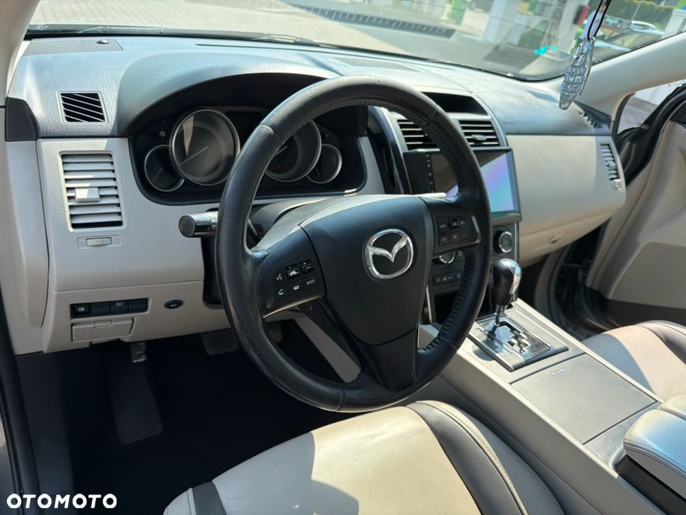 Mazda CX-9 3.7 V6 - 8