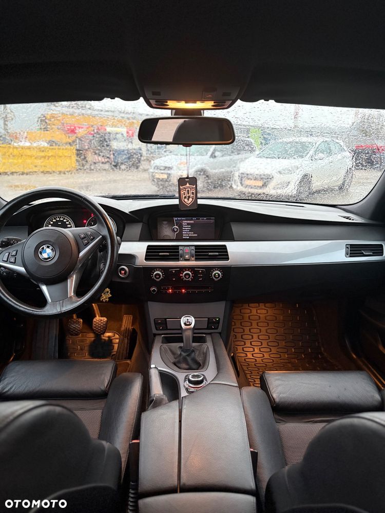 BMW Seria 5 523i Touring - 7