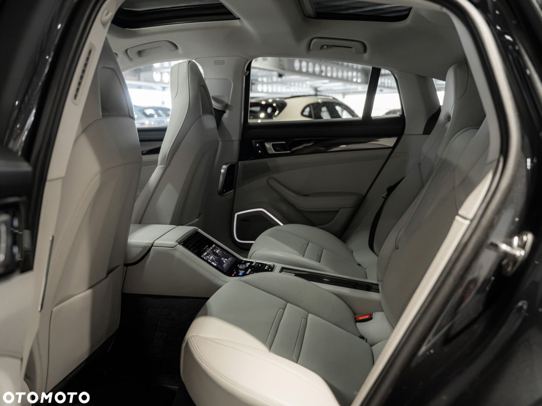 Porsche Panamera - 22