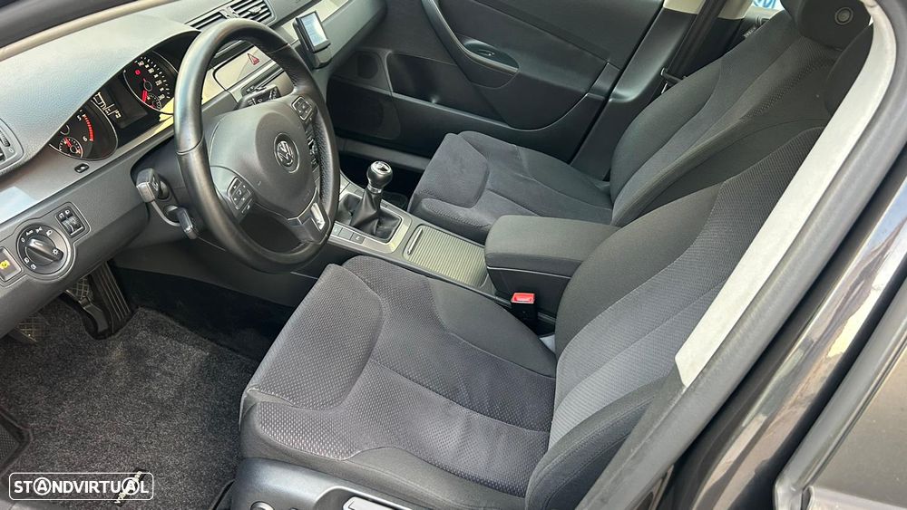 VW Passat Variant 1.6 TDI DPF BlueMotion Comfortline - 10