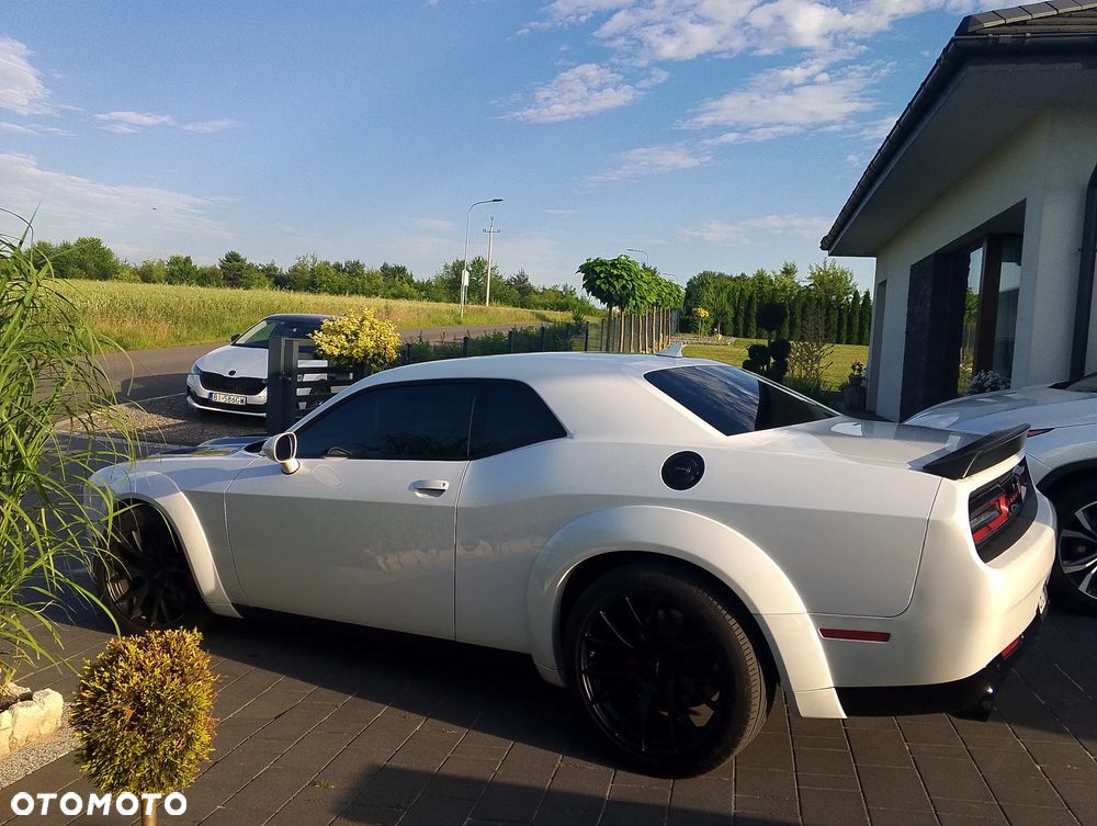 Dodge Challenger - 3