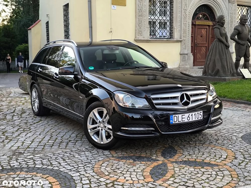 Mercedes-Benz Klasa C 220 T CDI DPF (BlueEFFICIENCY) 7G-TRONIC Avantgarde - 1