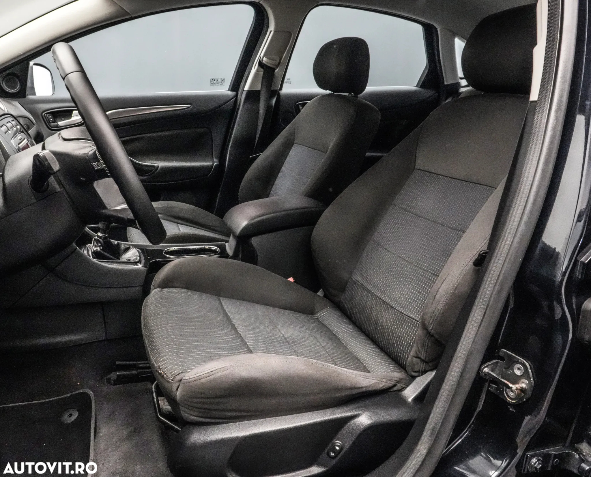 Ford Mondeo 1.8 TDCi Trend - 13