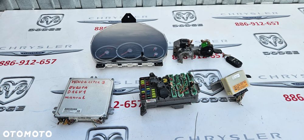 HONDA CIVIC VII 7 LIFT 1.6 16V VTEC D16V1 Zestaw startowy do odpalenia auta Sterownik silnika Komputer Licznik Zegary Stacyjka - 1