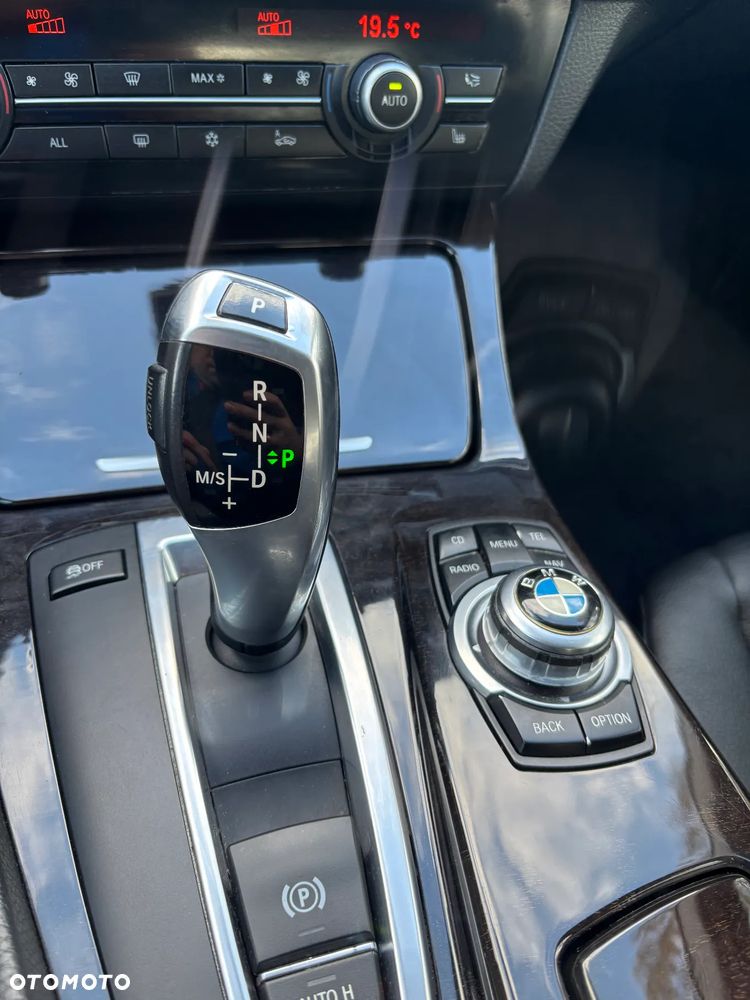 BMW Seria 5 528i - 24