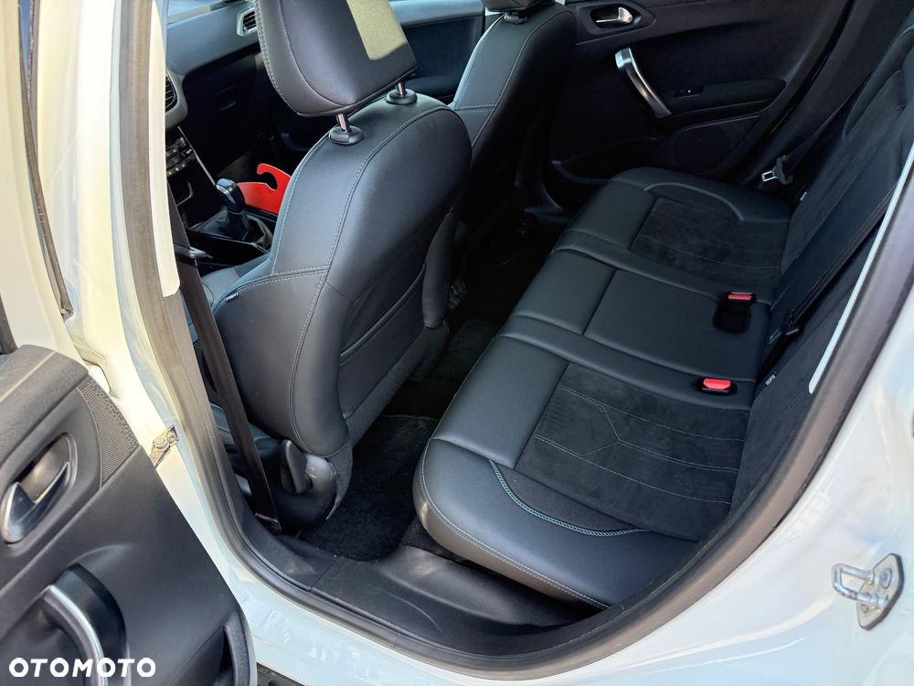 Peugeot 2008 PureTech 110 Stop&Start GT-Line Edition - 12
