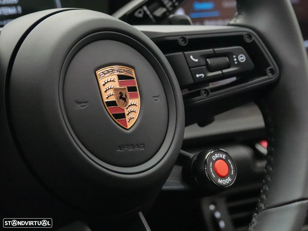 Porsche 911 (992) Carrera 4 GTS - 23